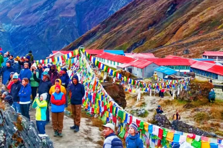 EBC-Vs-Annapurna-Cricuit-Trek