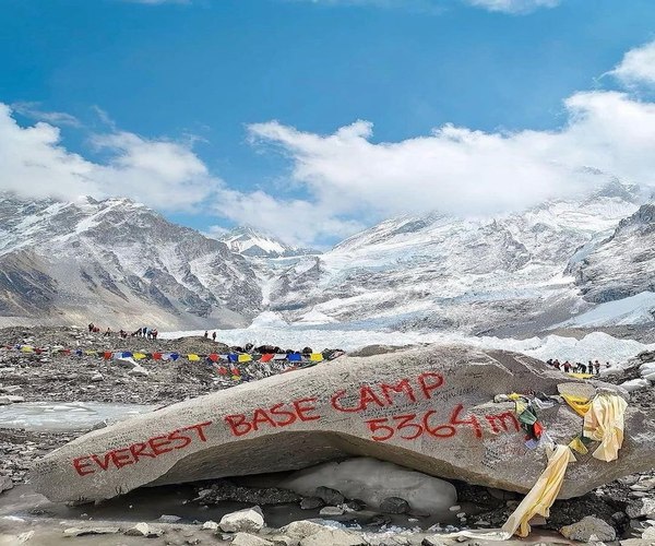 best time to trek Everest base camp