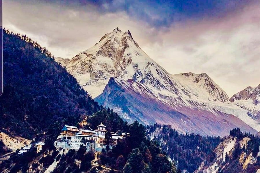 Best-time-Manaslu-circuit-trek
