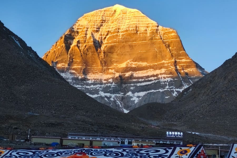 Kailash-Yatra-by-Helicopter-2027