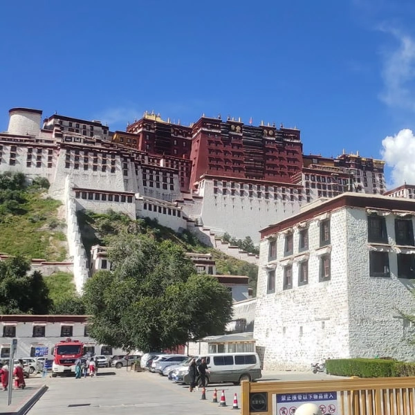 Luxury Kailash Yatra via Lhasa